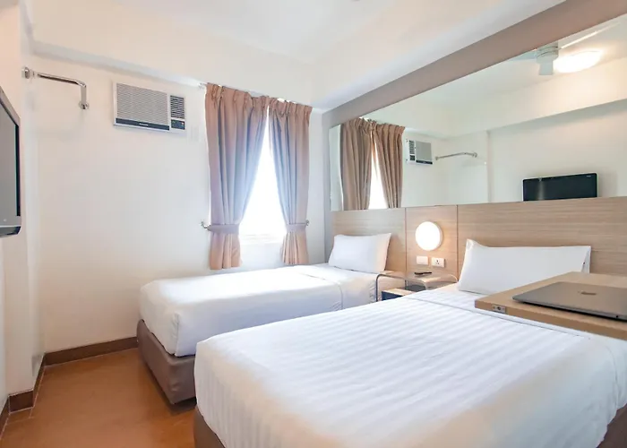 Red Planet Malate Mabini 3*