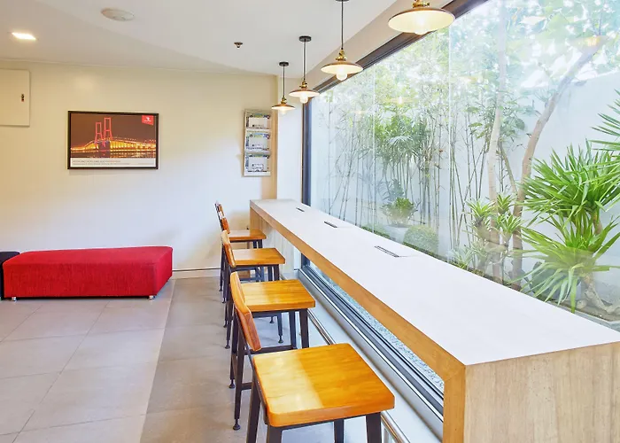 Red Planet Malate Mabini Hotel 3*