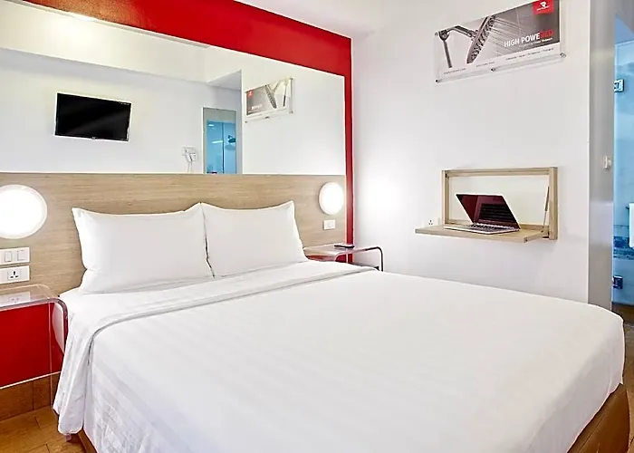 Red Planet Malate Mabini