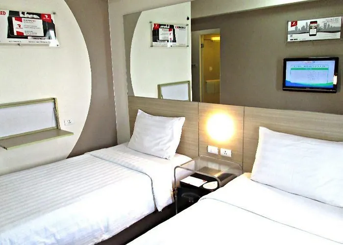 Red Planet Malate Mabini Hotel