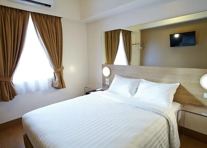 Red Planet Malate Mabini 3*